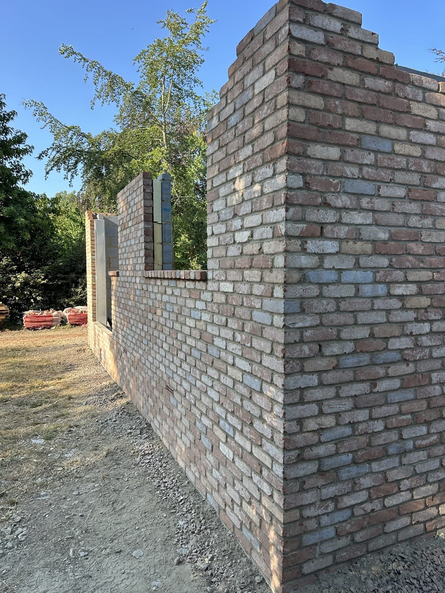 Structural brick corner wall detail